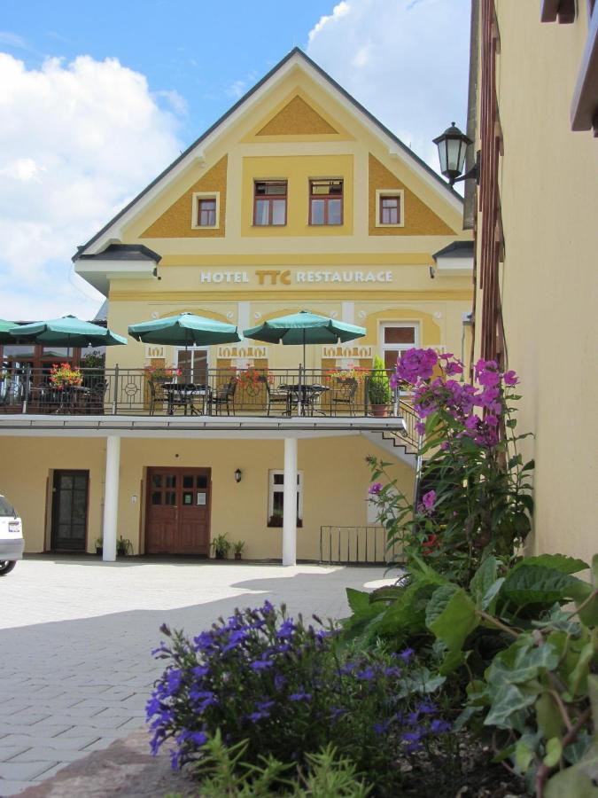 Wellness & Sport Hotel Ttc Vrchlabí Exteriör bild