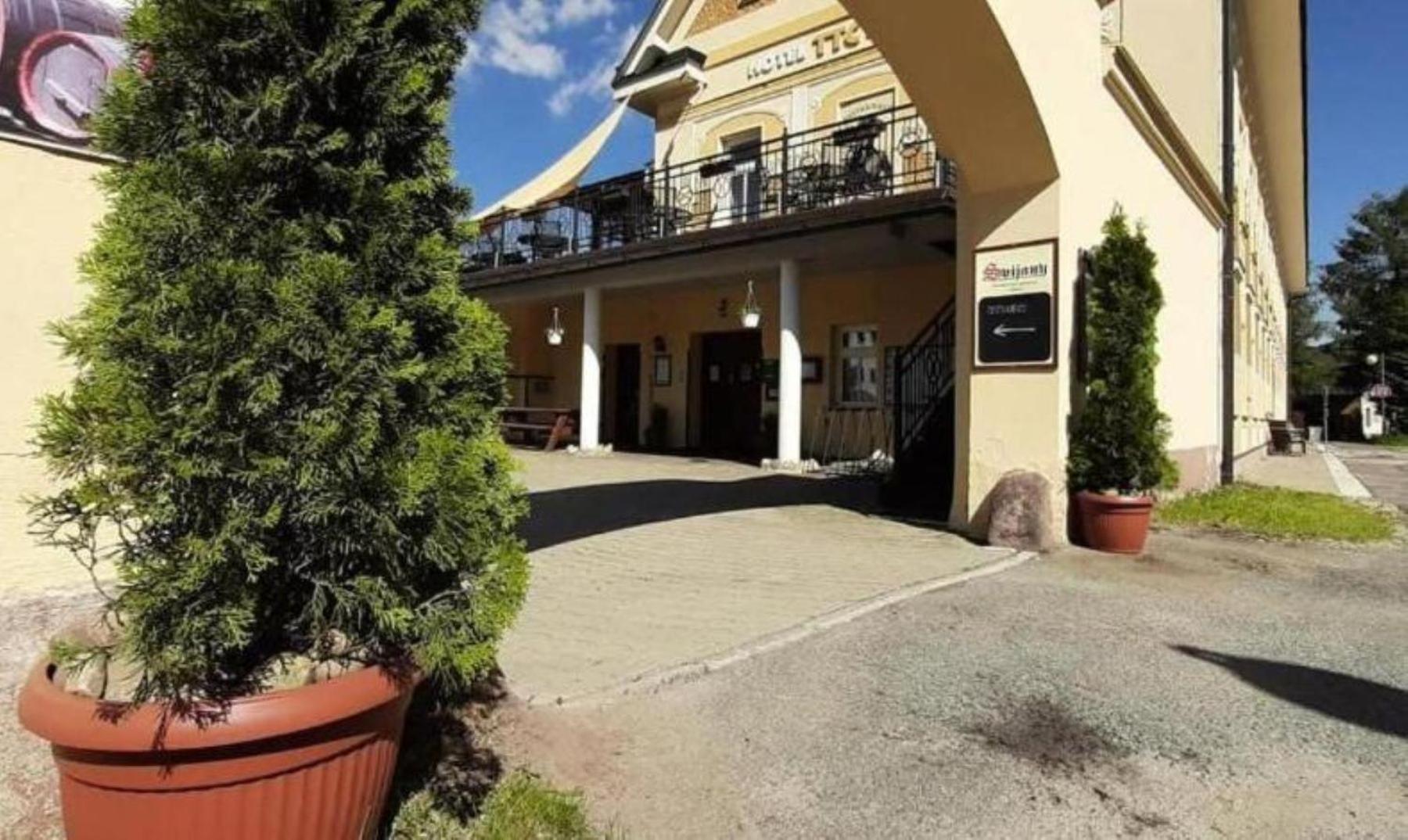 Wellness & Sport Hotel Ttc Vrchlabí Exteriör bild